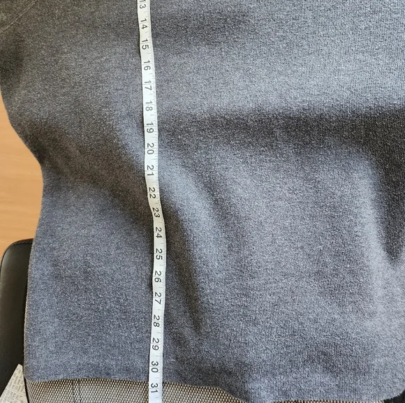 Ralph Lauren men's pullover sweat shirt. - Picture 5 of 8